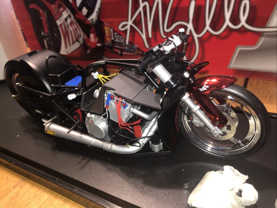 NHRA Angelle Seeling Winston 2001 Suzuki Pro Stock Bike 1:9 Never Opened - Image 2 of 4