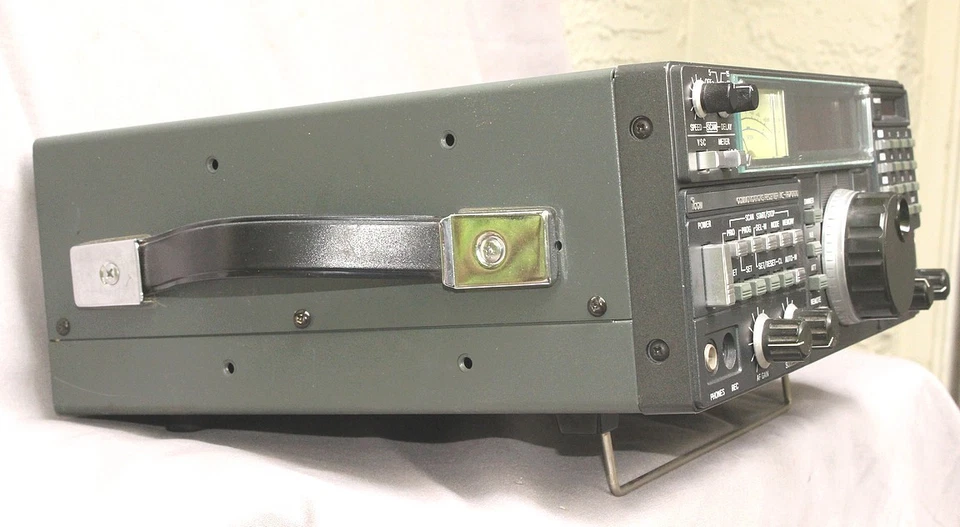 con video funzionante: ricevitore radioamatore ICOM IC-R7000 PULITO HF, VHF, UHF - Immagine 3 di 4