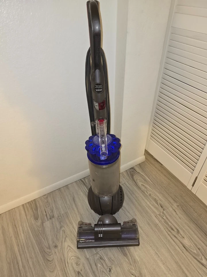 DYSON DC41 Ball Upright Bagless Vacuum Cleaner No Attachments - Used - Image 2 of 4