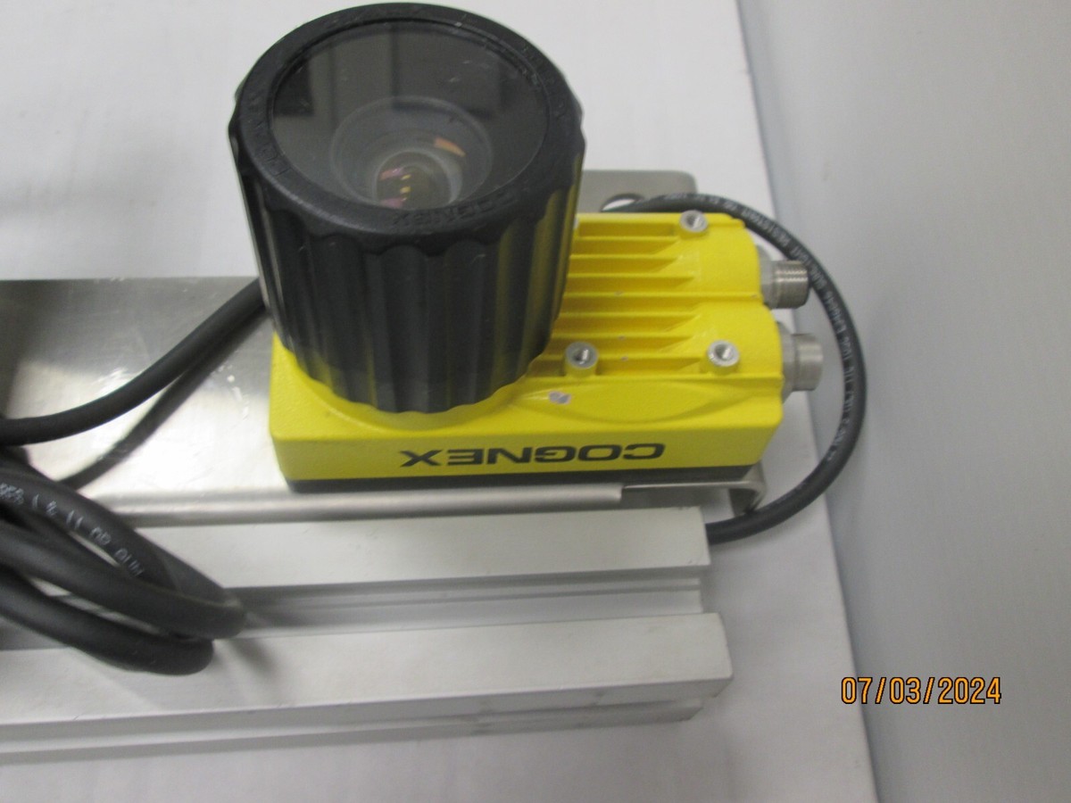 COGNEX VISION SENSOR CAMERA 821-0034-1R W/ FUJIMON 9MM LENS