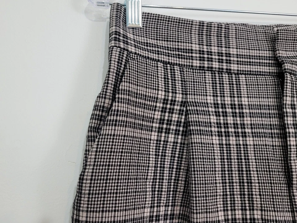 (M5) Pantalones Cortos Zara Mujer Talla M Cintura Alta Plisados Cuadros Cuadros Bolsillos Seersucker Foto 3 de 4