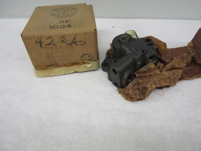 NOS 1952 Oldsmobile Hydramatic Transmission Front Servo Body  GM 8614398 dp