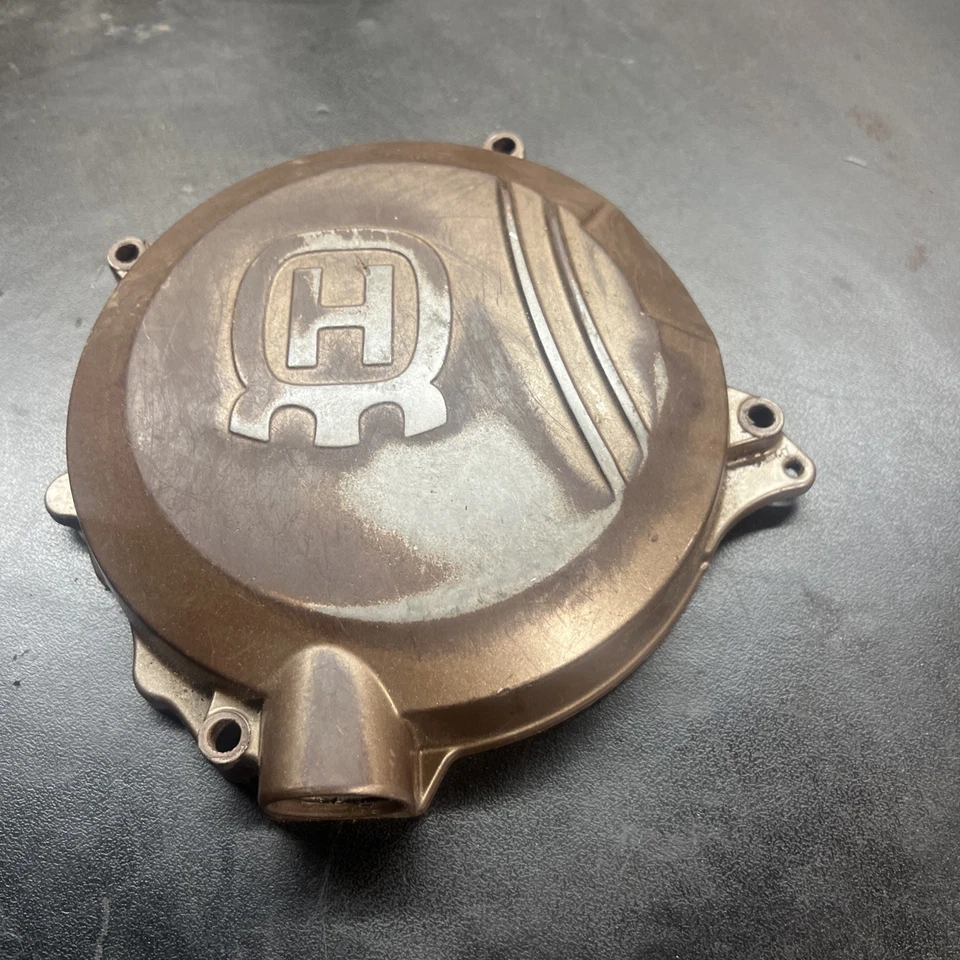 Cubierta exterior embrague Husqvarna TE 125 2014-2016 50330626000KA Foto 3 de 4