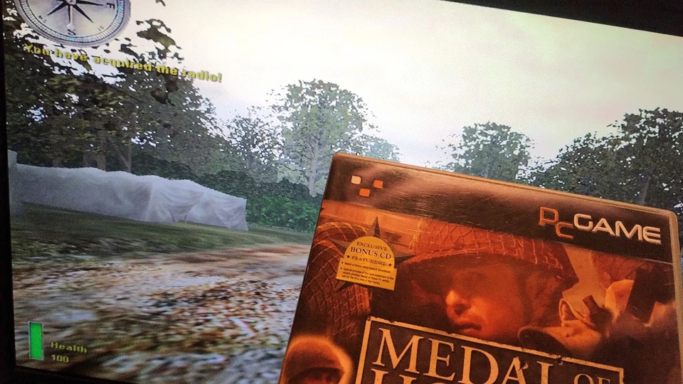 Medal of Honor: Crossfire + Bonus CD Retro PC Big Box Game Pack [CIB Complete] - Image 4 of 4