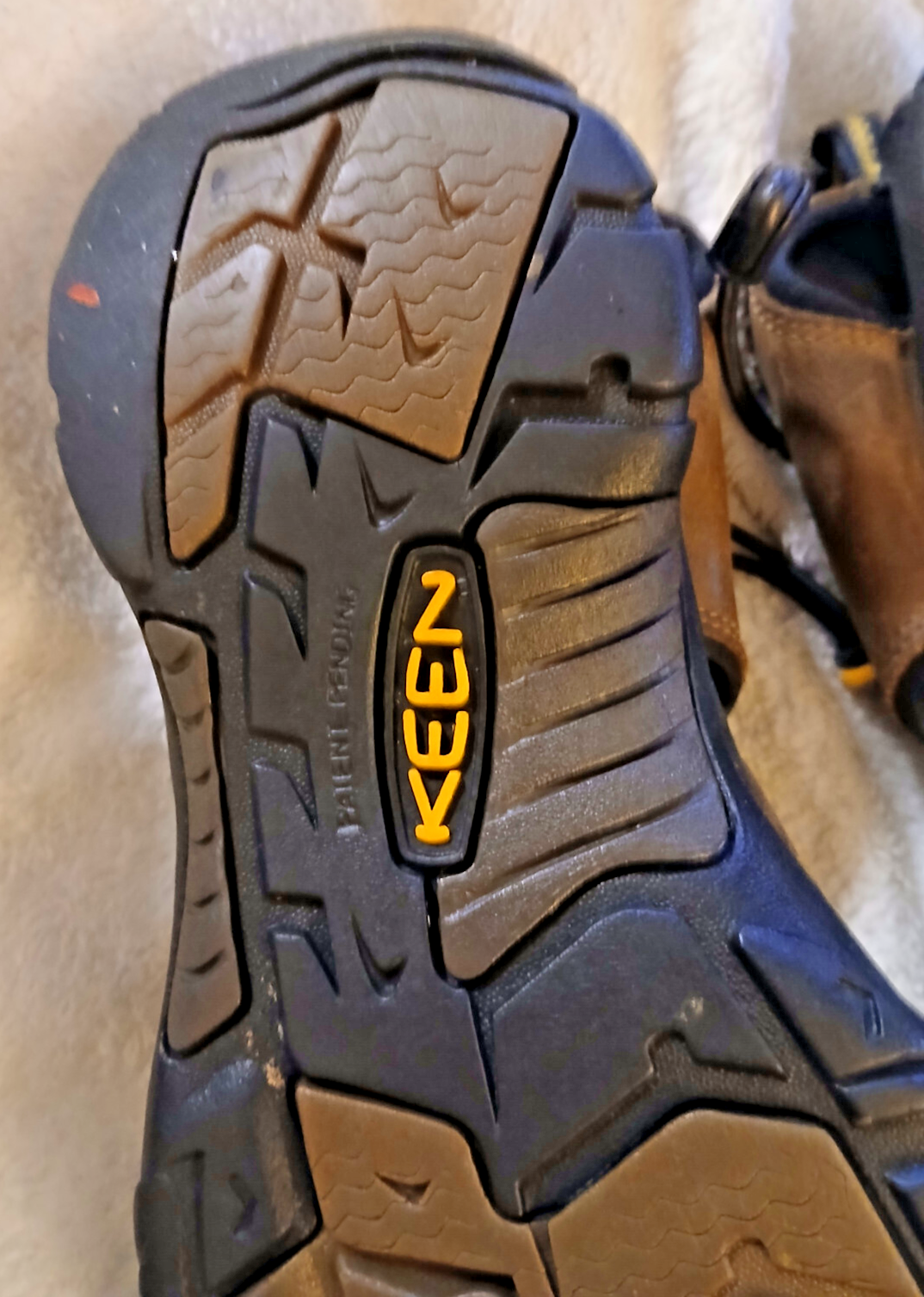 Sandali impermeabili Keen Daytona uomo taglia 9 5 pelle marrone punta aperta scarpe da trekking