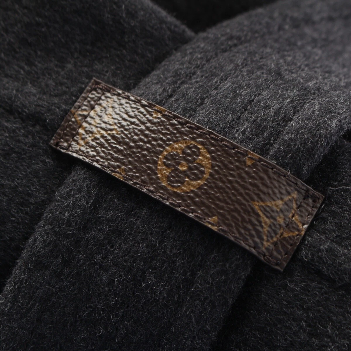 LOUIS VUITTON（LV） LOUIS VUITTON Monogram Lana Cappotto Avvolgente con Cappuccio Logo Esterno Goffrato FJC022NUV...
