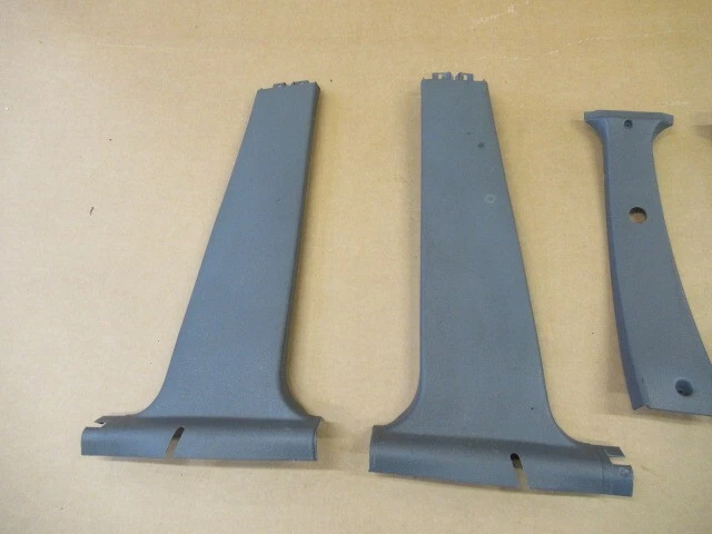 Tapicería pilar interior Ford Sierra P100, en gris, par. Foto 4 de 4