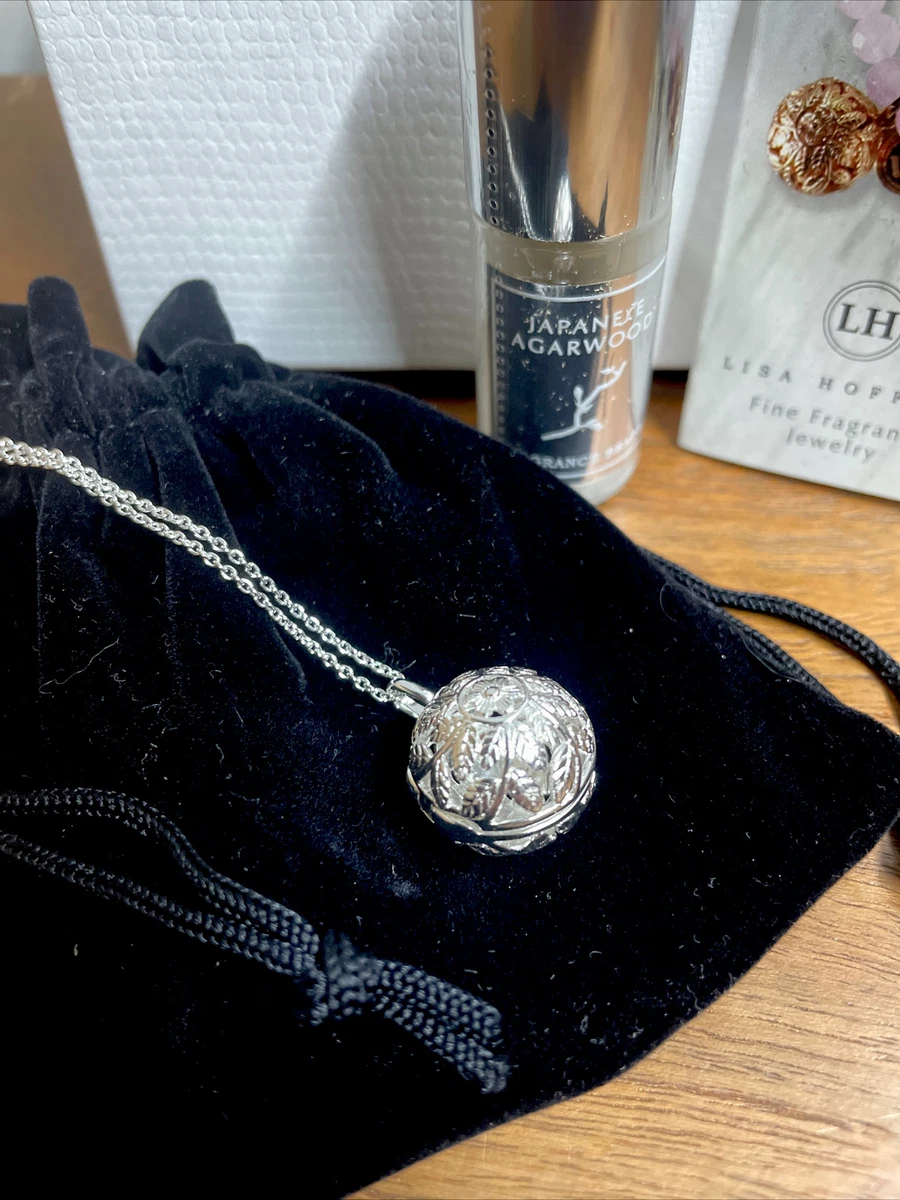 Lisa 2024 hoffman necklace