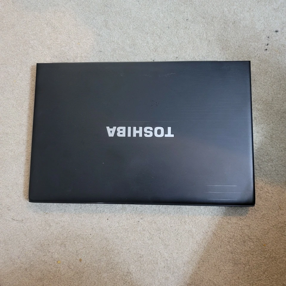 Toshiba TECRA R850 i7 2640M 2,80 GHz 4 GB 500 GB Win 10 Pro Foto 3 de 4