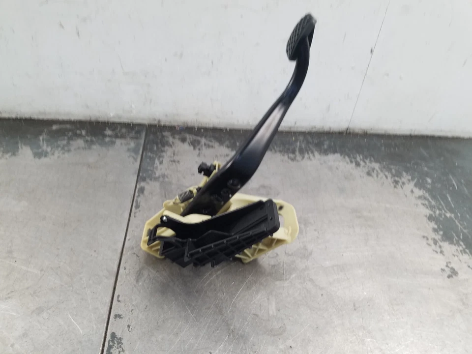 BMW M5 F10 2013 conjunto de pedal de freno #3439 A9 Foto 4 de 4