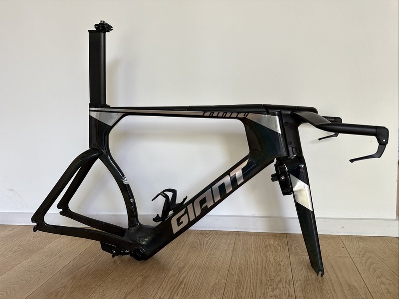 (MINT!!) 2024 Giant Trinity UCI TT Frameset Size Medium