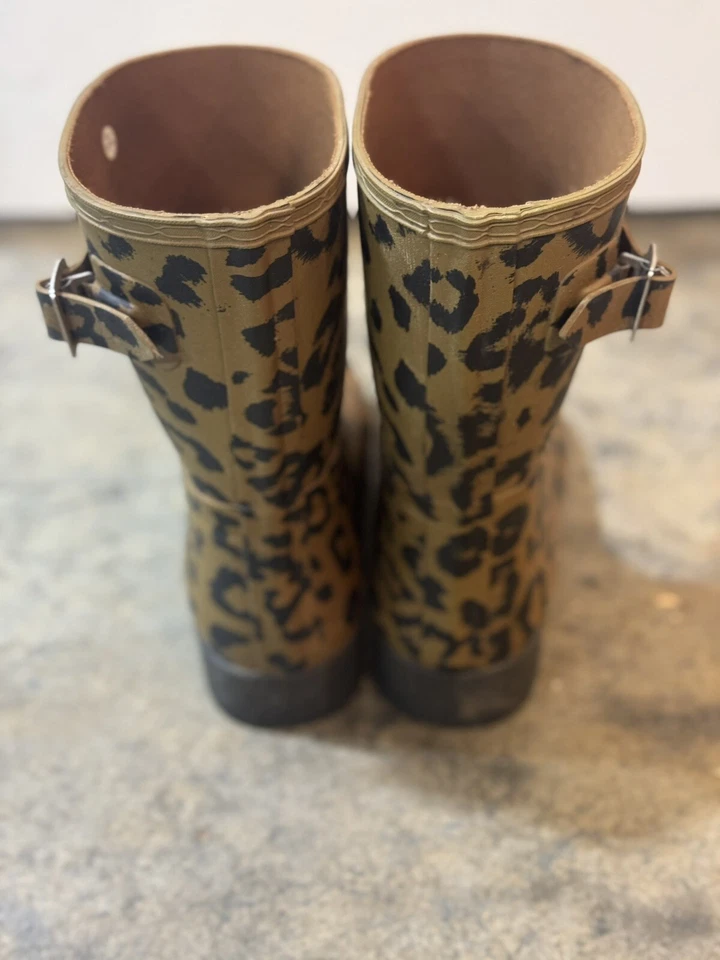 Botas de chuva Hunter chita leopardo preto bronzeado novo curto - Feminino tamanho 5 - Imagem 3 de 4