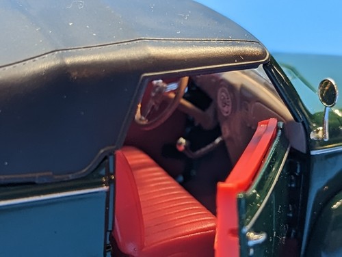 Signature 1939 Lincoln Zephyr Convertible - 1:32 Scale - Green - Picture 11 of 22