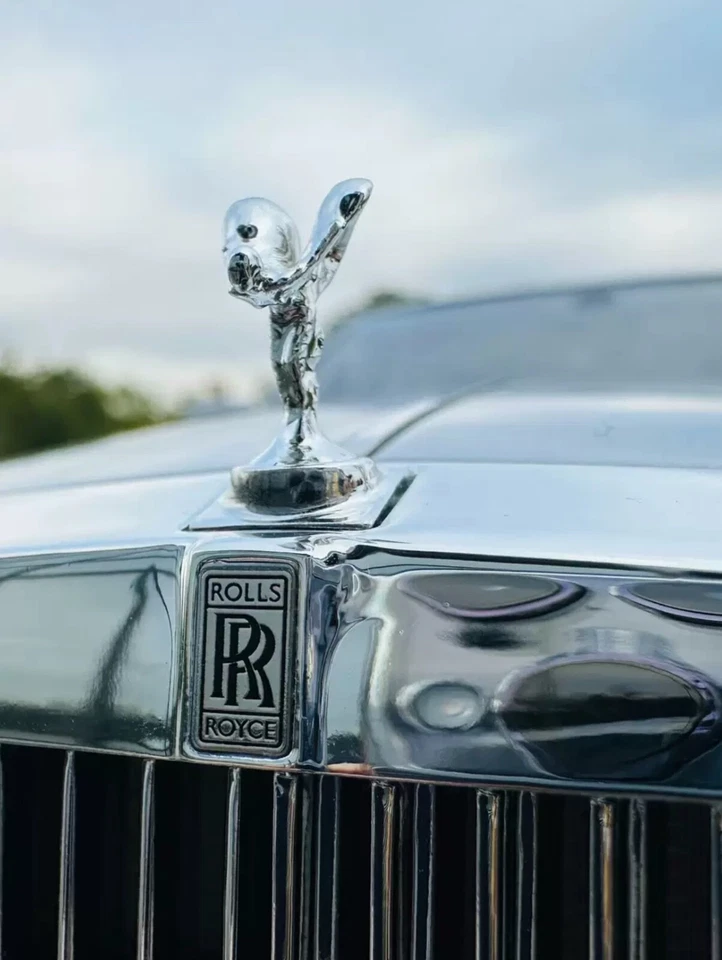 Rolls-Royce Phantom (Silver) [Custom Made] 1:8 scale - Image 3 of 4