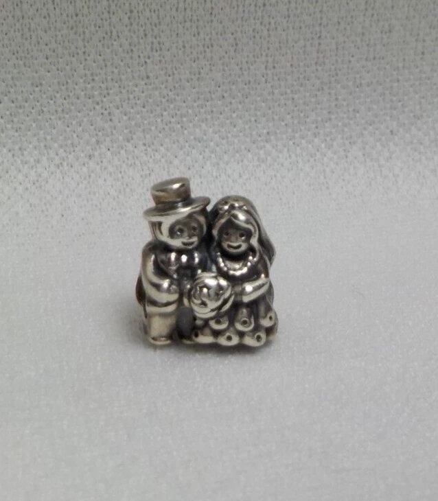 Pandora wedding 2024 couple charm