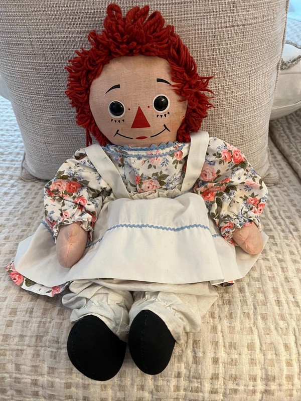 VINTAGE" RAGGEDY ANN DOLL W/ORIG. CLOTHES "I LOVE YOU" HEART