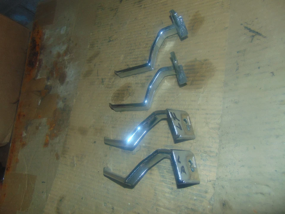 Manijas de puerta interiores izquierda y derecha Ford Crown Vic Mercury Grand Marquis 1988-1991 Foto 2 de 2