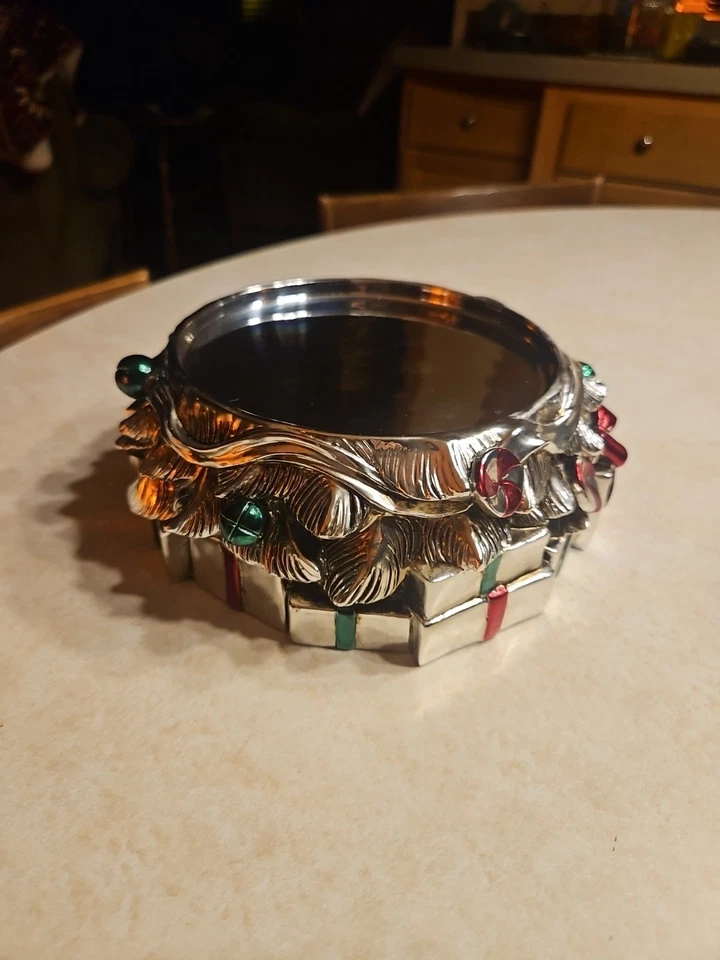 Homeworx Harry Slatkin Navidad Pedestal Candelabro Plata Regalos Campanas y Mintas Foto 2 de 4