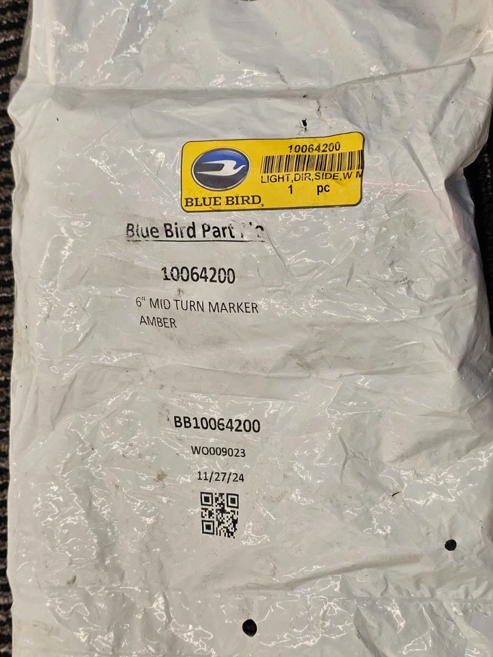 Blue Bird 10064200: 6 pulgadas Señal de giro medio LED - ámbar BB10064200 Foto 2 de 4