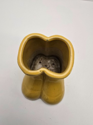 Skurriler gelber Keramik Stiefel Übertopf 4,5 hoch mit Löchern an der Unterseite - Bild 5 von 6