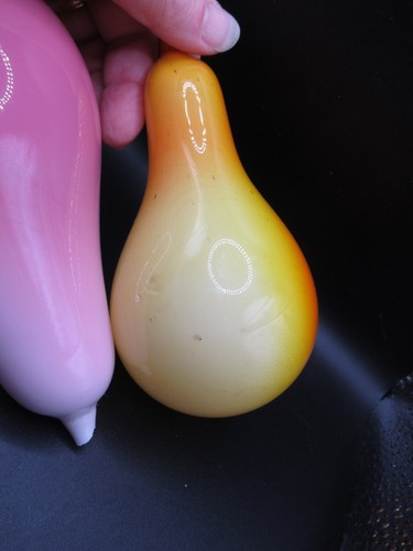 Vintage Hand Blown Glass unfinished Pears Milk glass with pink orange Amberine - Picture 7 of 13