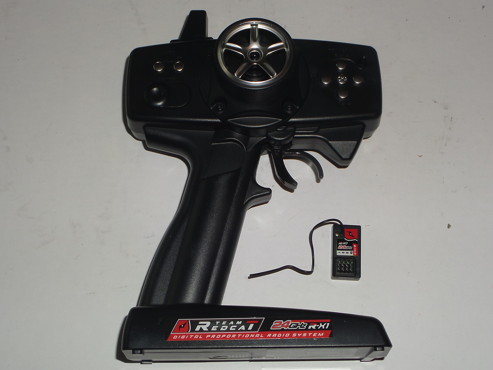TEAM REDCAT TR-MT8E 1/8 SCALE 2.4 GHz RADIO W/ RECEIVER