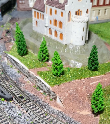 50 Dark Green and Medium Green Firs, Conifers, 48mm Tall - Picture 2 of 12