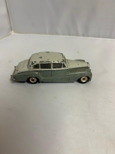 Véhicule miniature 1:43 Dinky Toys 551 Rolls Royce Silver Wraith – La