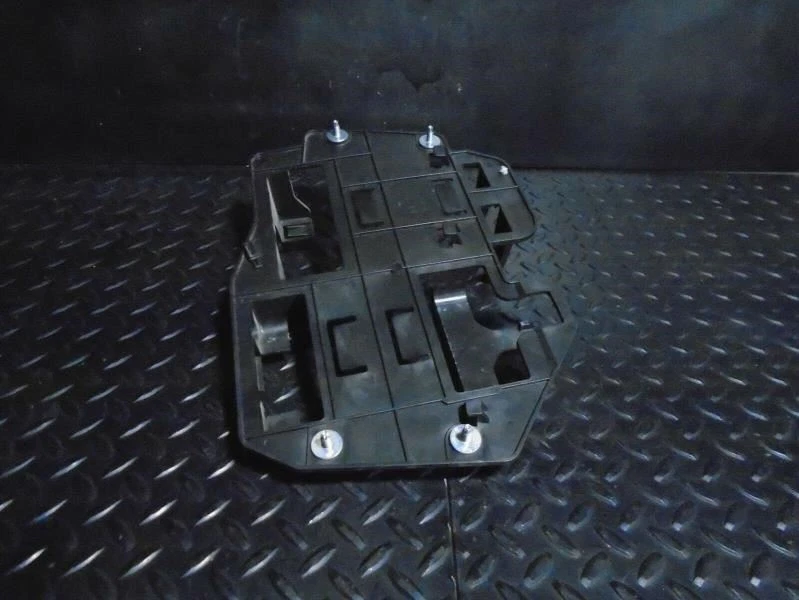 Soporte de módulo de comunicación Buick Park Avenue 2001 Foto 2 de 3