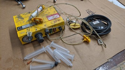 .75A Pressure Gauge 0-100psi Nordson EFD 900 Dispenser Power: 120VAC 50//60Hz