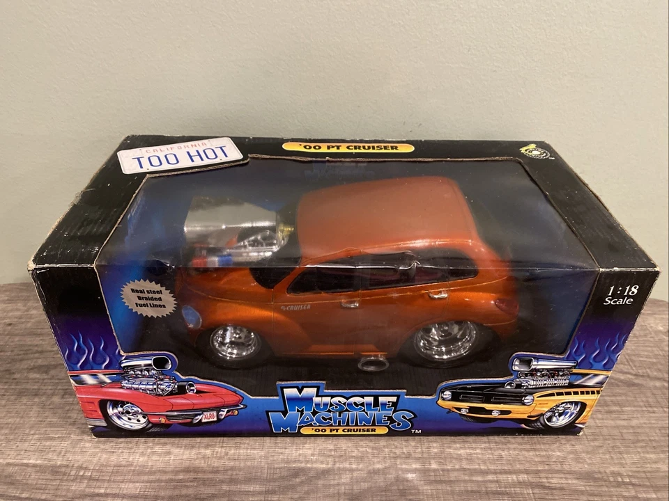 Muscle Machines 1:18 2000 PT Cruiser Metallic Orange - Image 2 of 4
