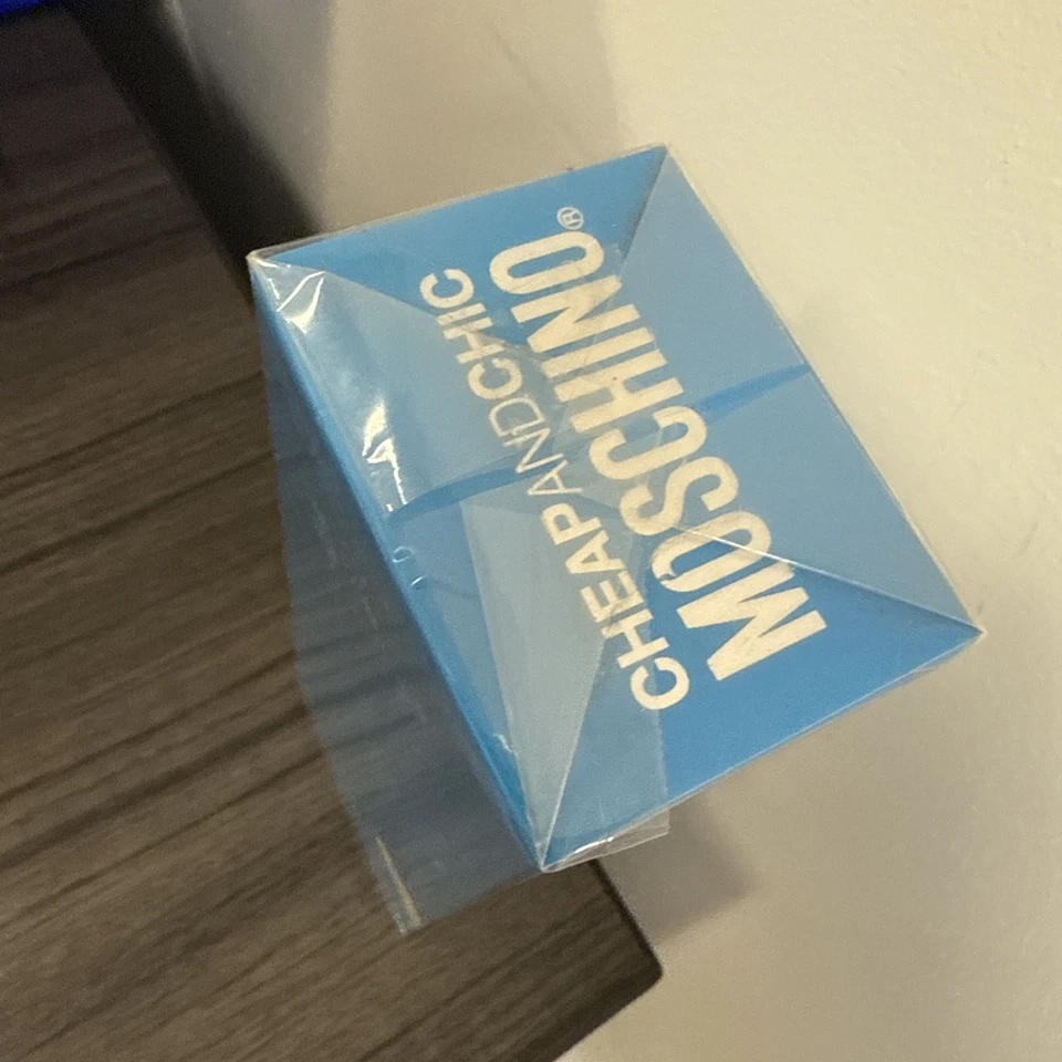 Moschino Cheap & Chic Light Clouds 1 OZ eau de toilette para mujer sellado Foto 3 de 3