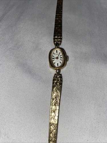 Vintage Ladies Timex Petite Cocktail Wrist Watch Mechanical Wind Gold Tone