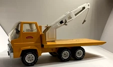 VINTAGE YELLOW TONKA BOOM TRUCK FLATBED. NEAR MINT CONDITION