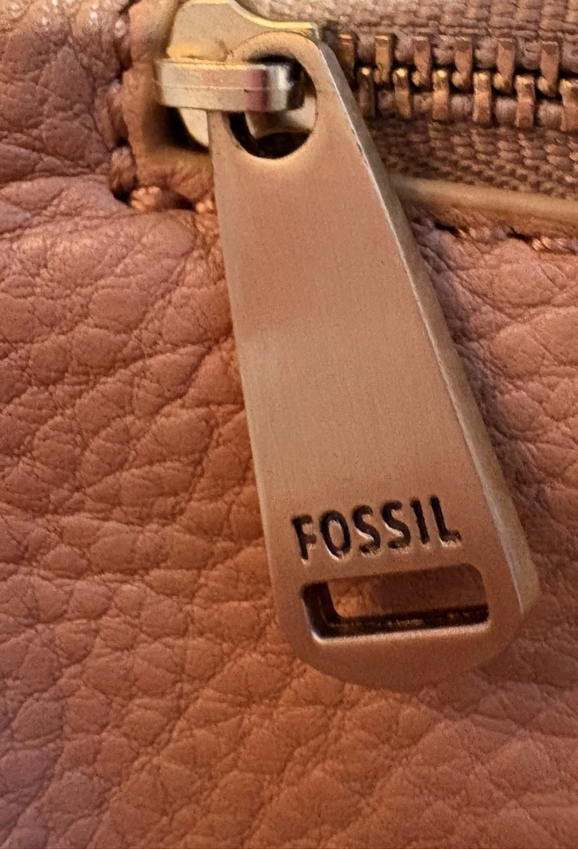 Bolso sin asas plegable de cuero y paja Fossil Preston verde azulado y amarillo Foto 4 de 4