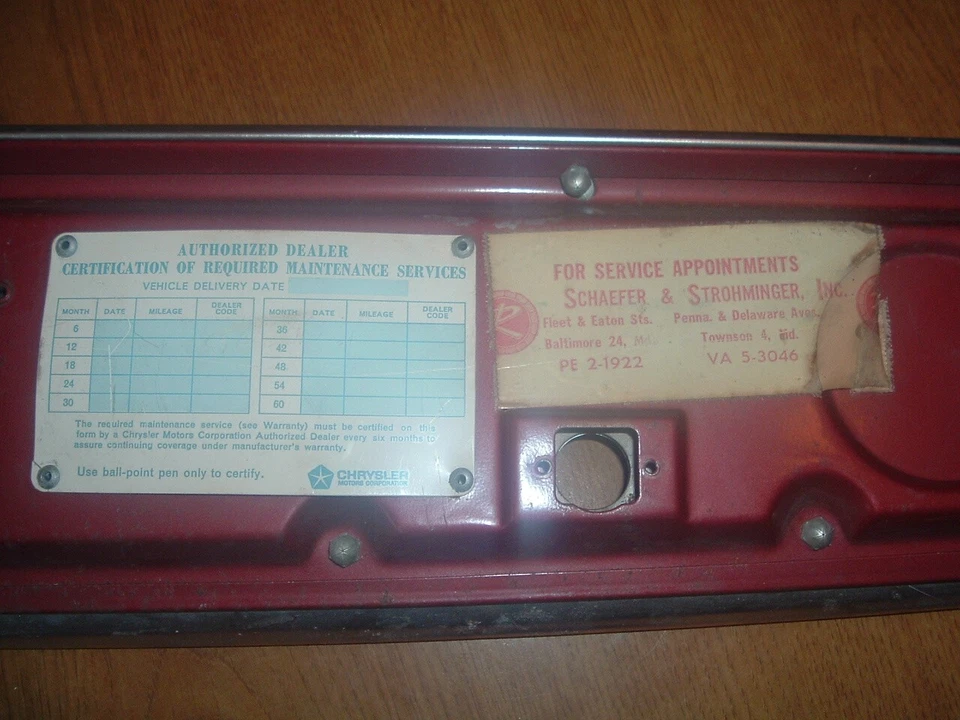 Mopar; Dodge Coronet 1965 puerta guantera Foto 3 de 3