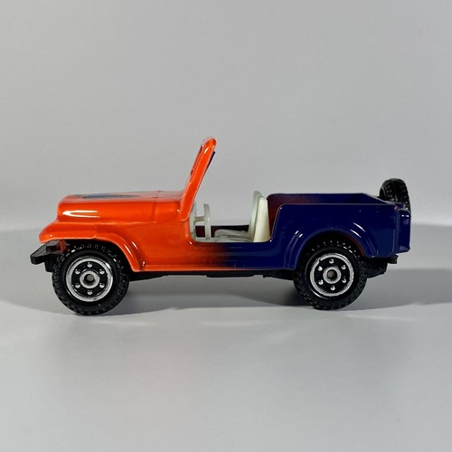 Yatming #1608 Jeep Convertible 1:64 Diecast Orange & Blue - Picture 8 of 10