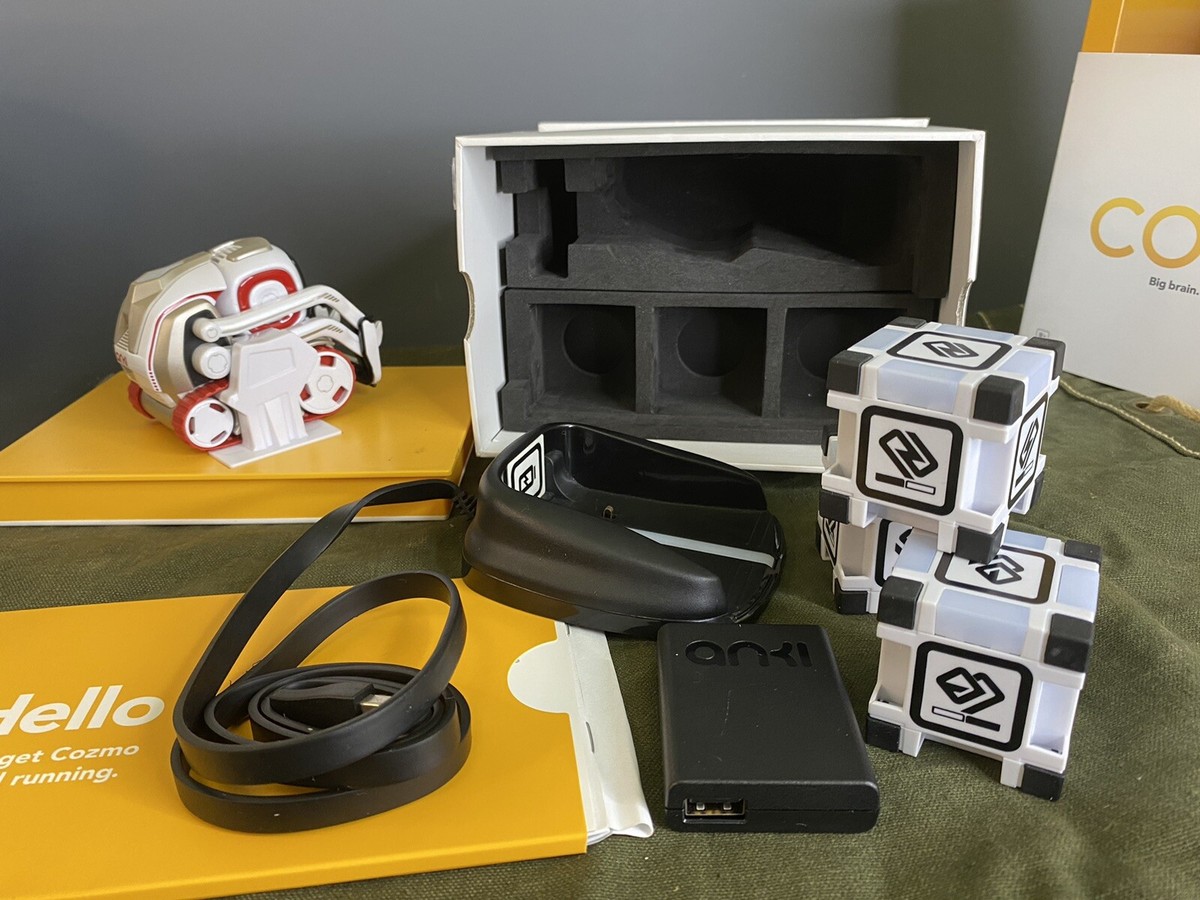 Anki Cozmoとブロック3個セット Anki Cozmoとブロック3個セット Anki Cozmo Robot Complete Base