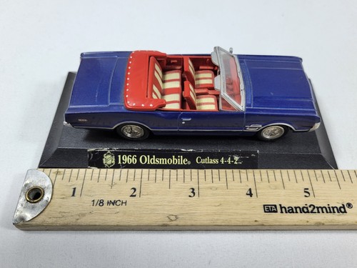 New-Ray Toys Blue 1966 OLDSMOBILE CUTLASS 4-4-2 422 1:43 - Picture 18 of 19