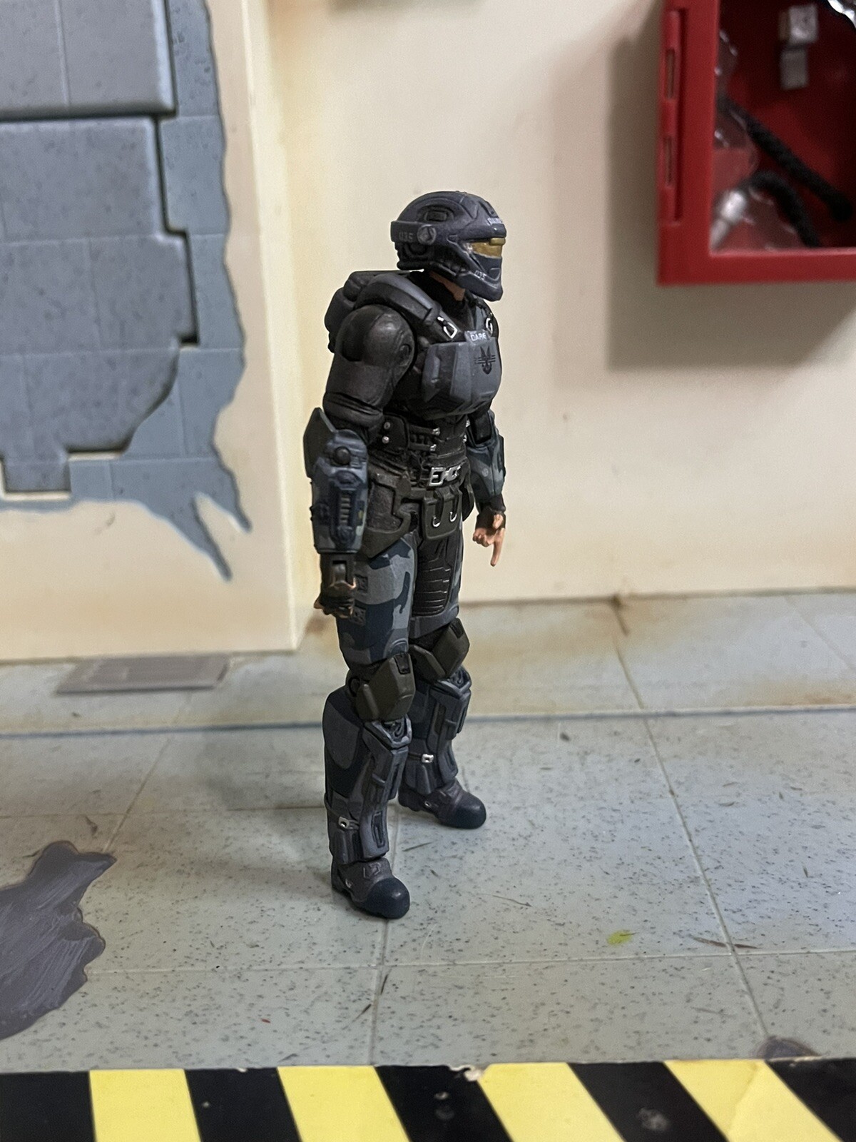McFarlane Toys Halo 3 Series 7 UNSC ONI Operative Dare Action Figure EUC