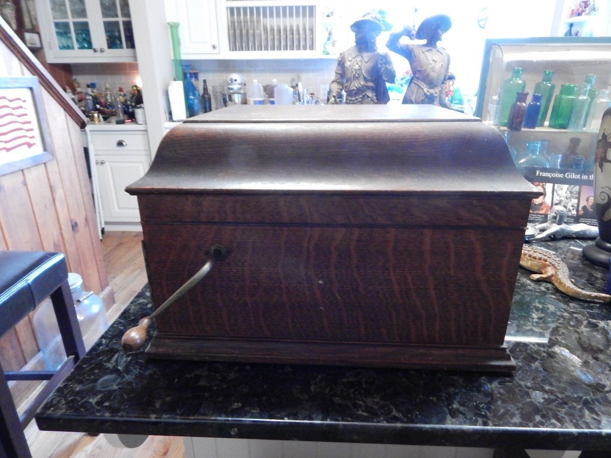 Victor Talking Machine Co. Camden New Jersey 