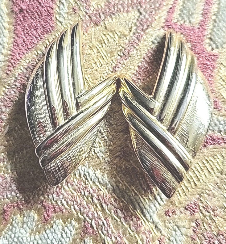Givenchy Gold Clip Earrings Split Leaf Textured &… - image 2
