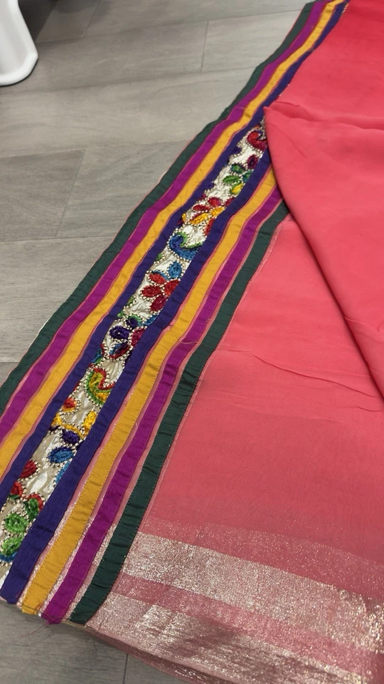 Sari de gasa pura rojo y tono melocotón Foto 3 de 4