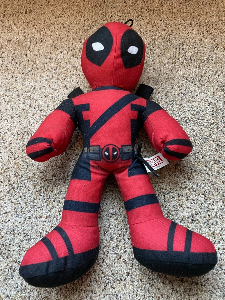 Figura de acción Marvel Deadpool muñeca de peluche (15" de alto) Foto 2 de 3