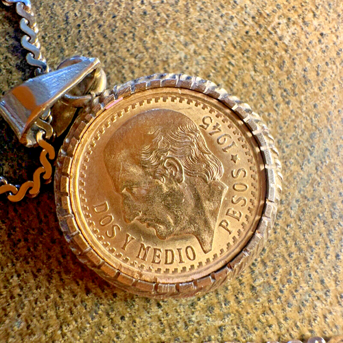8.8g 2 1/2 Pesos 1945 Solid .900 Gold Coin Hallmarked 9ct Chain Necklace Pendant - Picture 7 of 17