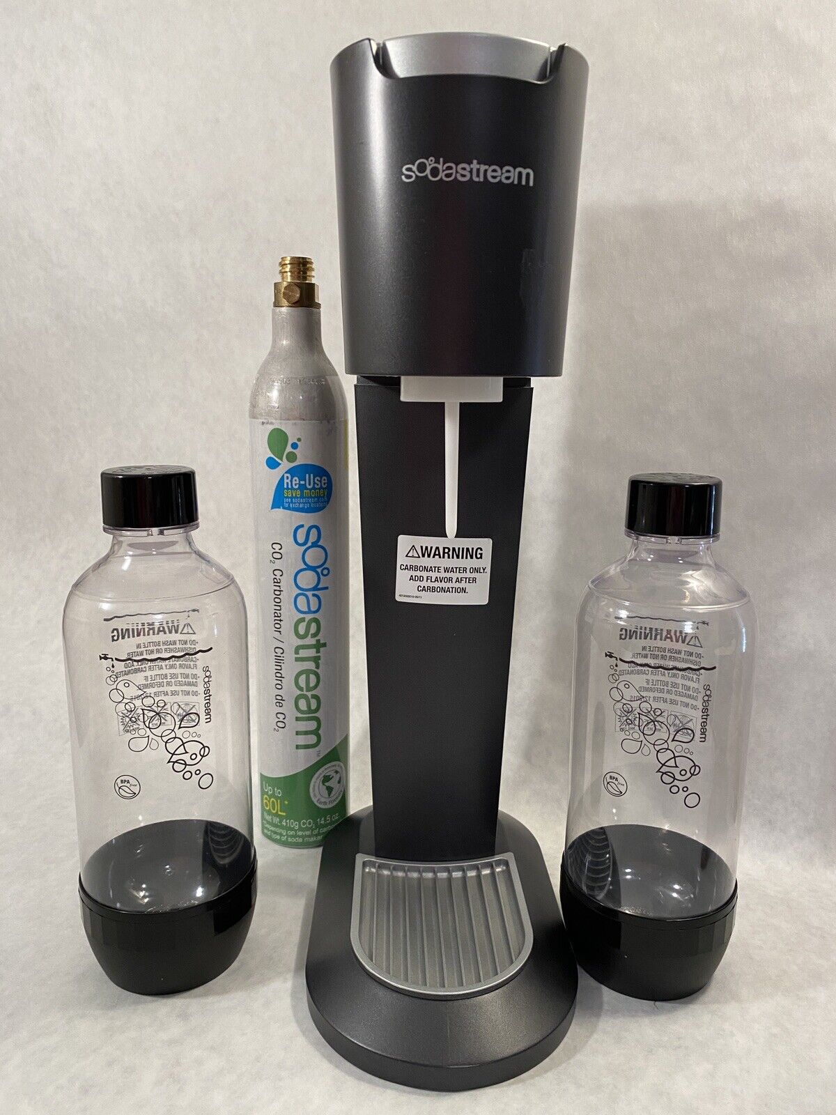 SodaStream Soda Sparkling Water Maker Carbonated 2 Bottles Soda Stream