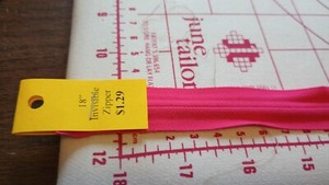 18" Hot Pink Zipper