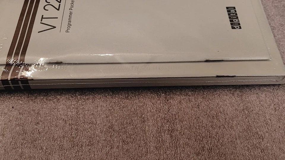 Vintage DEC Digital VT220 Terminal User Guide and Programmer Pocket Guide - NEW - Image 2 of 4