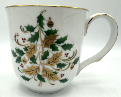 White Scapes Noritake Mug Lockleigh Gold Rim Christmas Cup Coffee Tea 4061