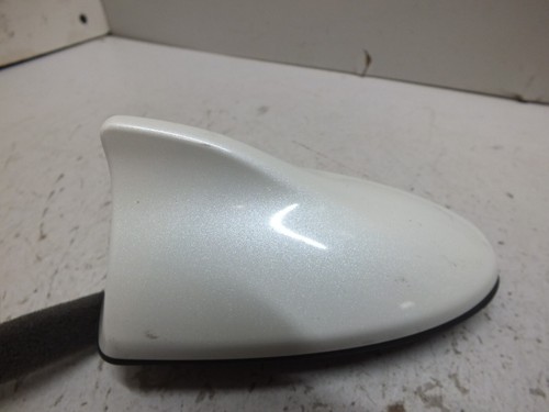 14 15 16 17 18 2014 2015 2016 2017 2018 INFINITI Q50 ROOF ANTENNA #534 - Picture 2 of 7